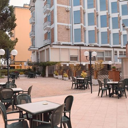 Hotel Zeus Cervia Exterior photo