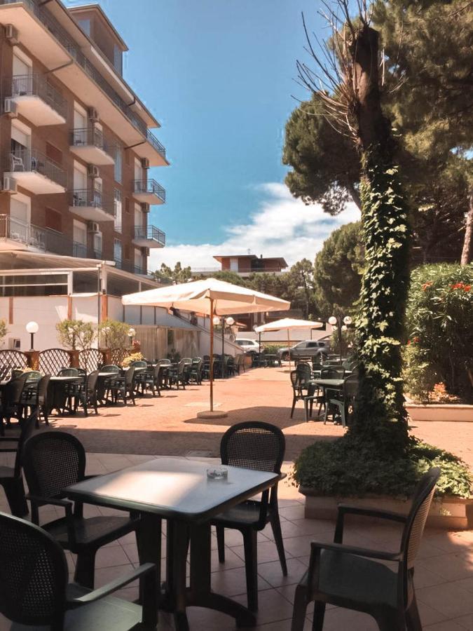 Hotel Zeus Cervia Exterior photo