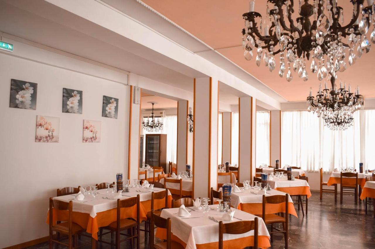 Hotel Zeus Cervia Exterior photo